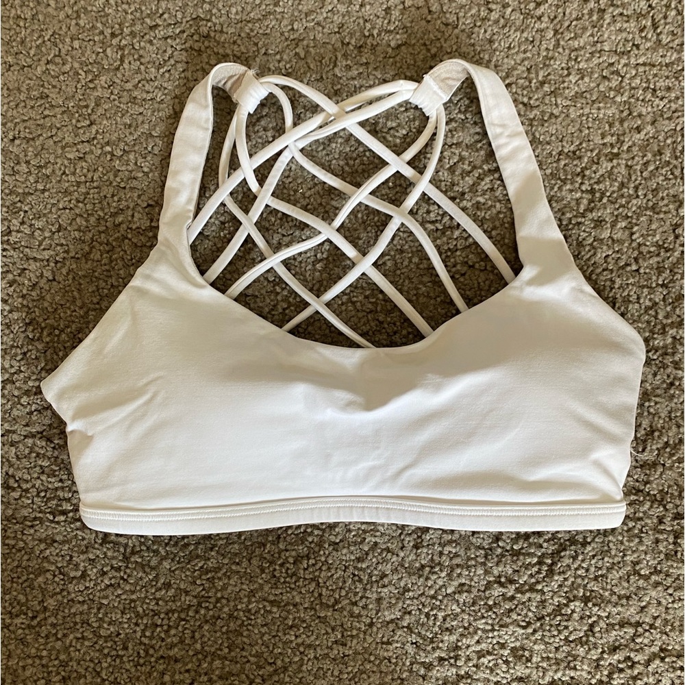 Lululemon Free to Be bra
